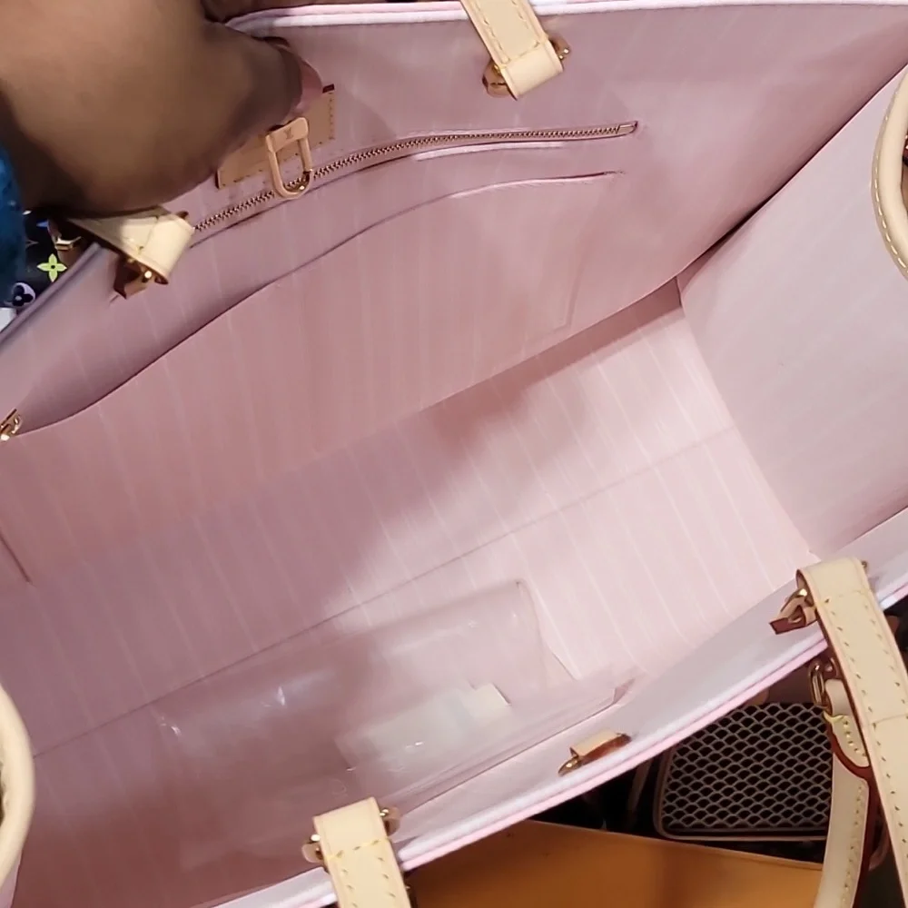 Louis Vuitton Onthego GM GUAM  Special  Edition  Collection New - Picture 13 of 16